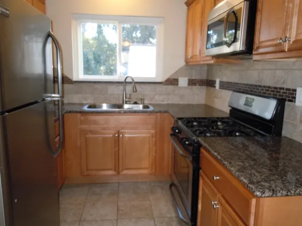 1739 Thomas Ave APT 5, San Diego, CA 92109