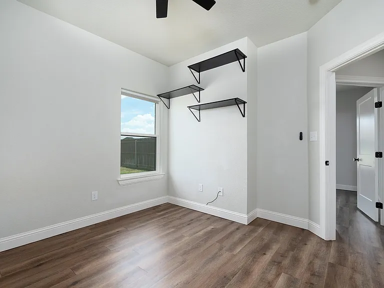 133 Bell St — Photo 33