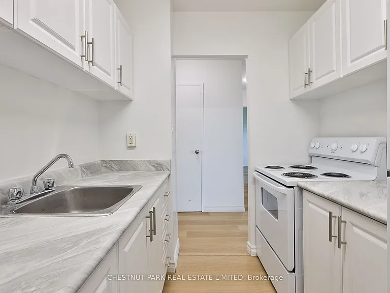 888 Glen St #507 — Photo 7