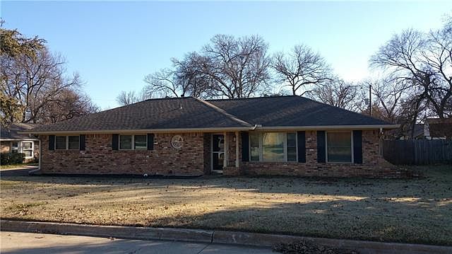 1st image of 2433 Sherwood Dr