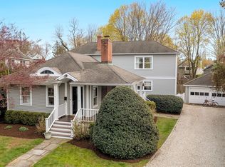 11 Barclay Ct, Norwalk, CT 06853