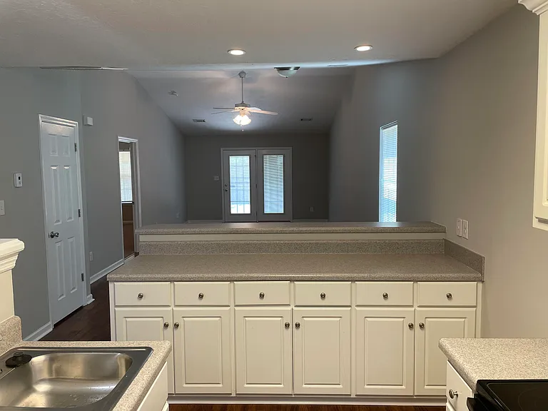 2104 Julius Dr — Photo 8