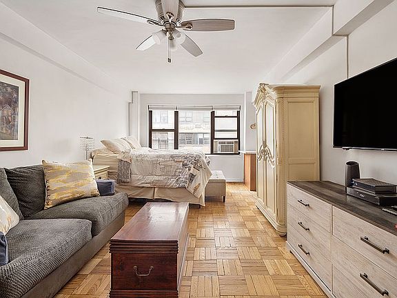 2nd image of 425 E 79th St APT 6B