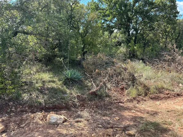 555 Oak Point Dr, May, TX 76857