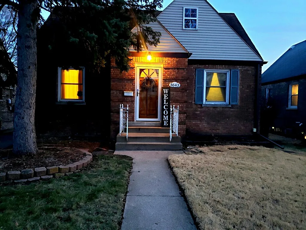 3643 176th Pl photo 1