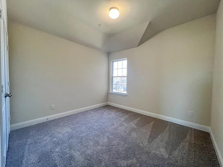 1715 Lisa Ct — Photo 17