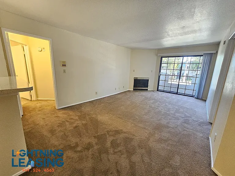 8731 De Soto Ave #101 — Photo 2