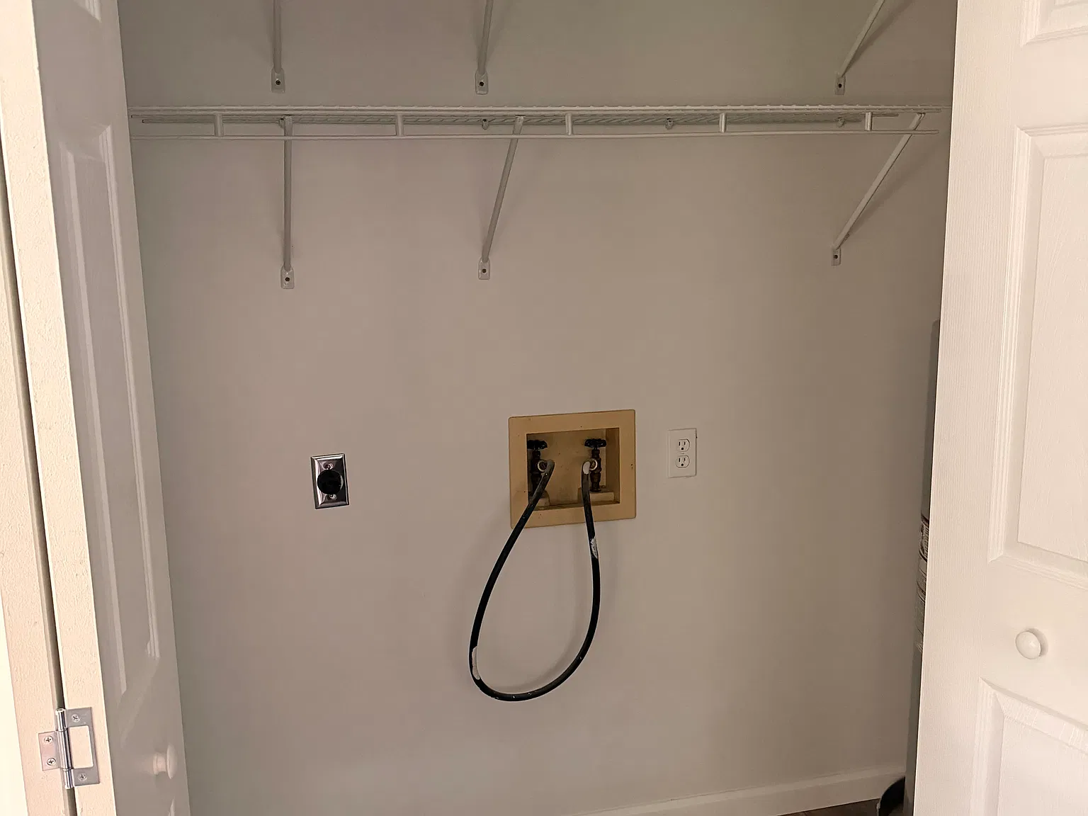 2 bed, 1010 sqft, $1,700 — Photo 4