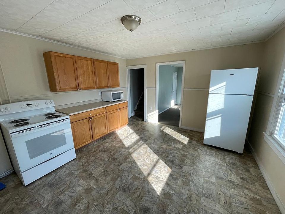 1st image of 609 Mary St Floor 2