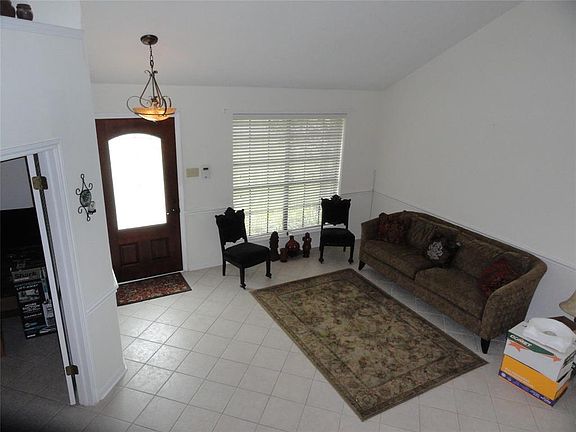 3rd image of 1203 Woodchase Dr