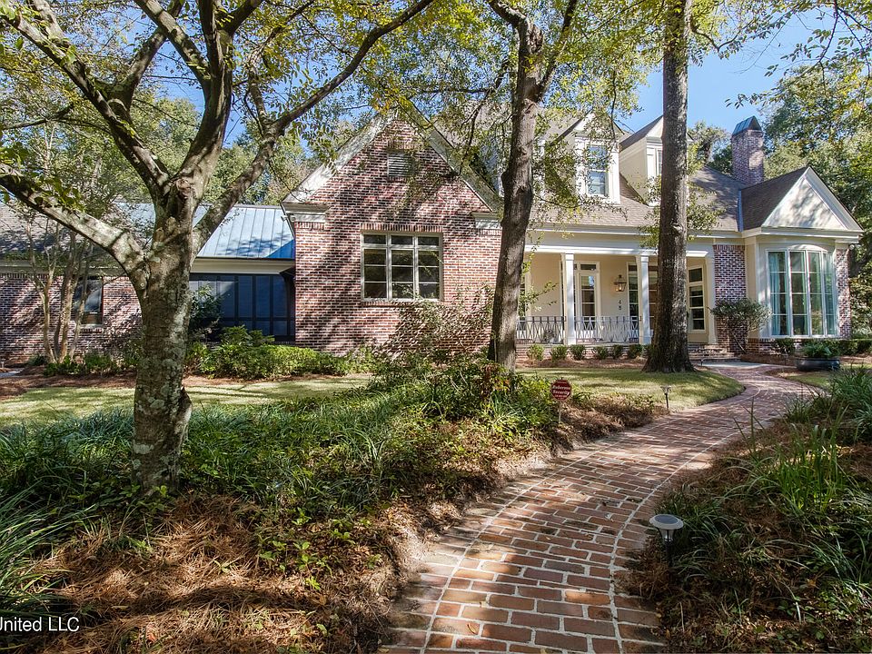 1st image of 4 Cedarwood Ln