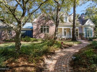 4 Cedarwood Ln, Gulfport, MS 39503