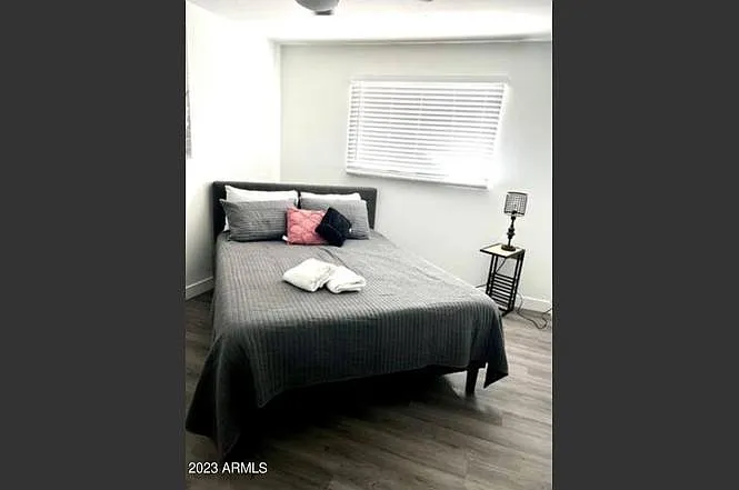 122 E Del Rio Dr — Photo 10