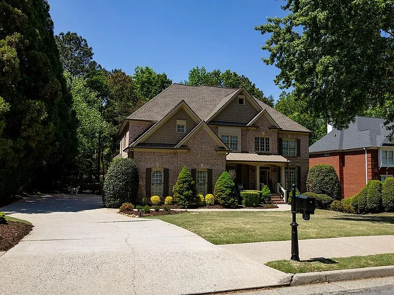1405 Edenham Ln — Photo 30