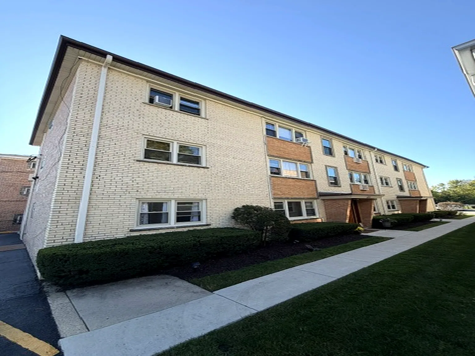 1 bed, 1300 sqft, $1,895 — Photo 1