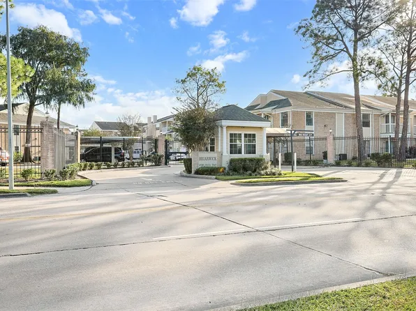 2750 Holly Hall St APT 1711, Houston, TX 77054