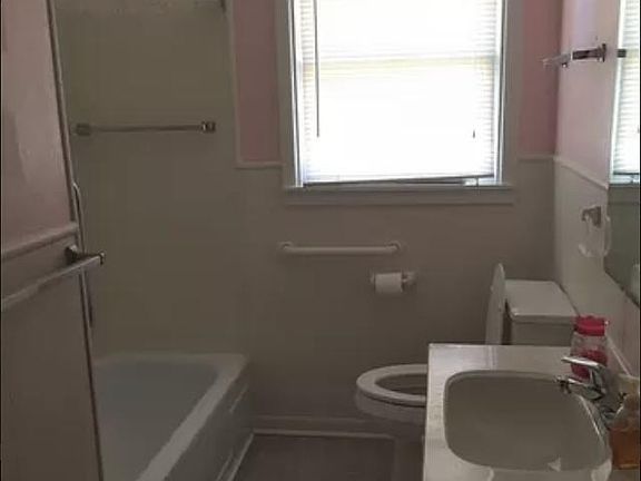 5th image of 900 E Green St