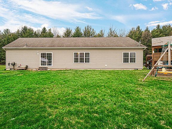 3rd image of 3087 River Dr