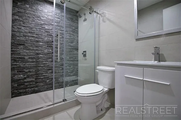 Rented by Real Street Inc | media 7