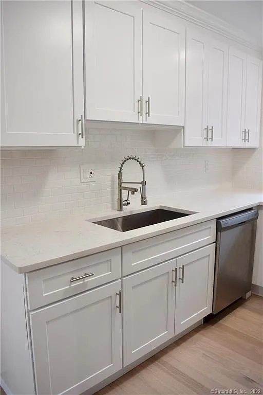 3 bed, 1177 sqft, $2,600 — Photo 3