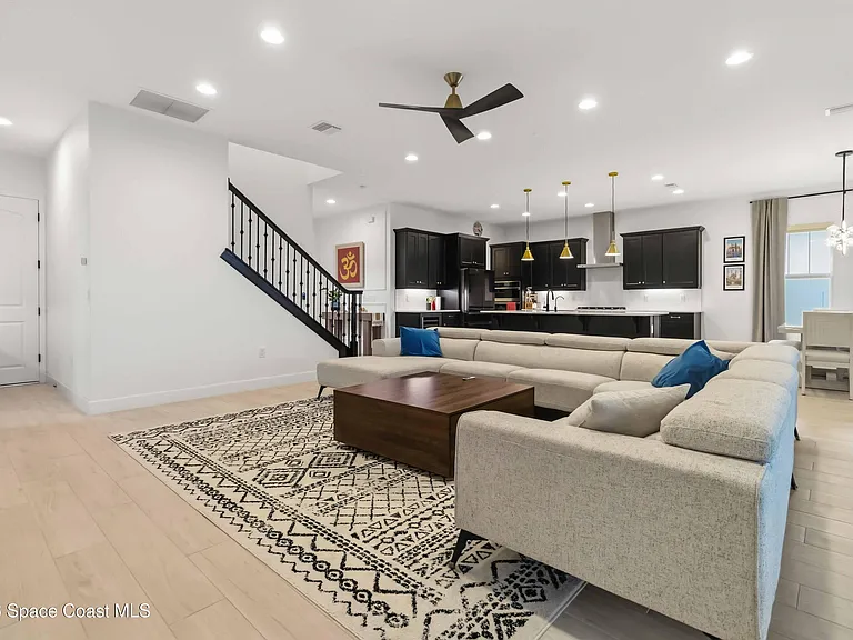 3256 Kamin Dr — Photo 8