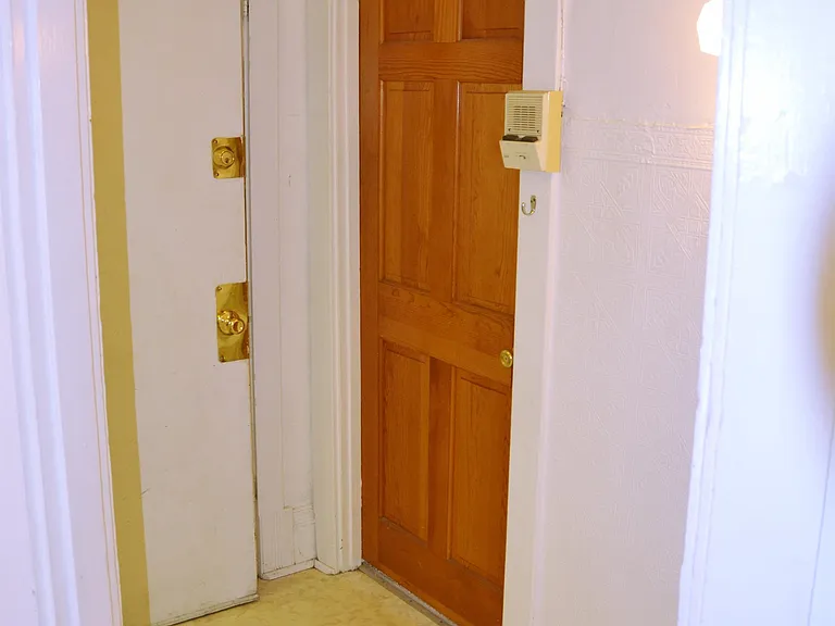 2701 Euclid Ave — Photo 3