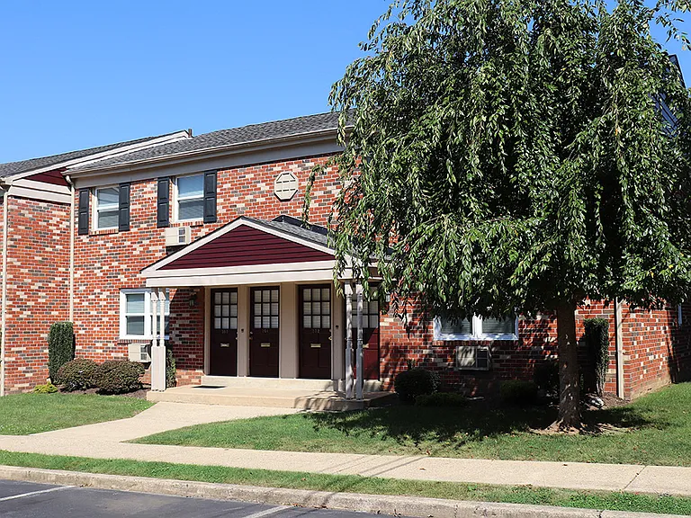 Concord Court Apartments — Photo 3