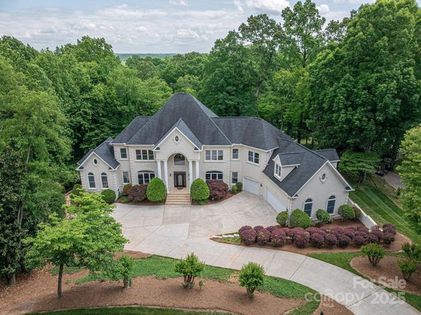 110 Cramer Mountain Woods, Cramerton, NC 28032