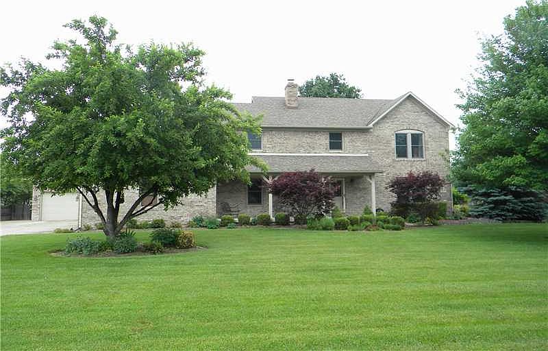 1st image of 3635 Lakewood Dr