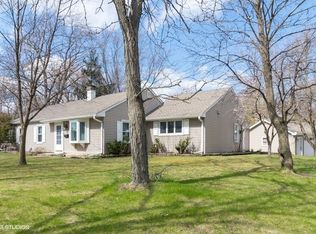 128 E Briarwood Dr, Streamwood, IL