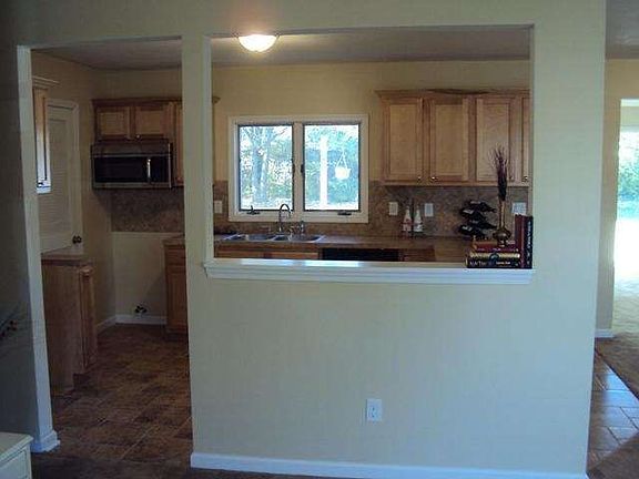 3rd image of 36 Beverly Dr