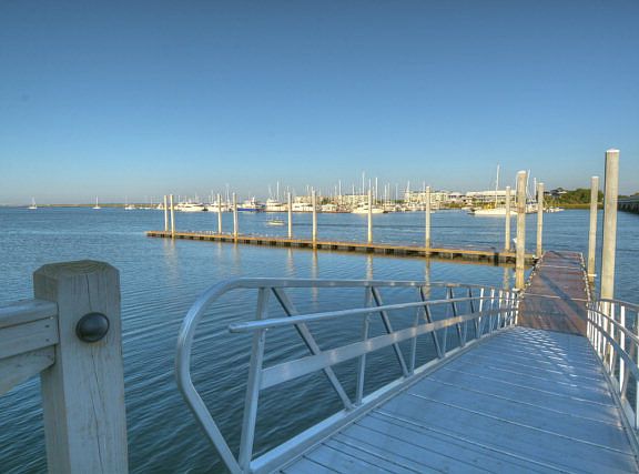 4th image of 300 Yacht Club Ln