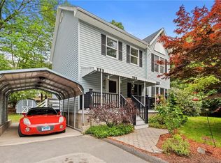 92 E Shore Blvd, Unionville, CT 06085