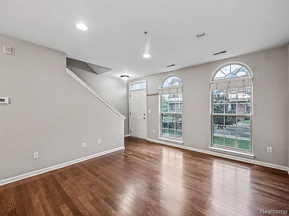 5th image of 3272 Newbury Pl