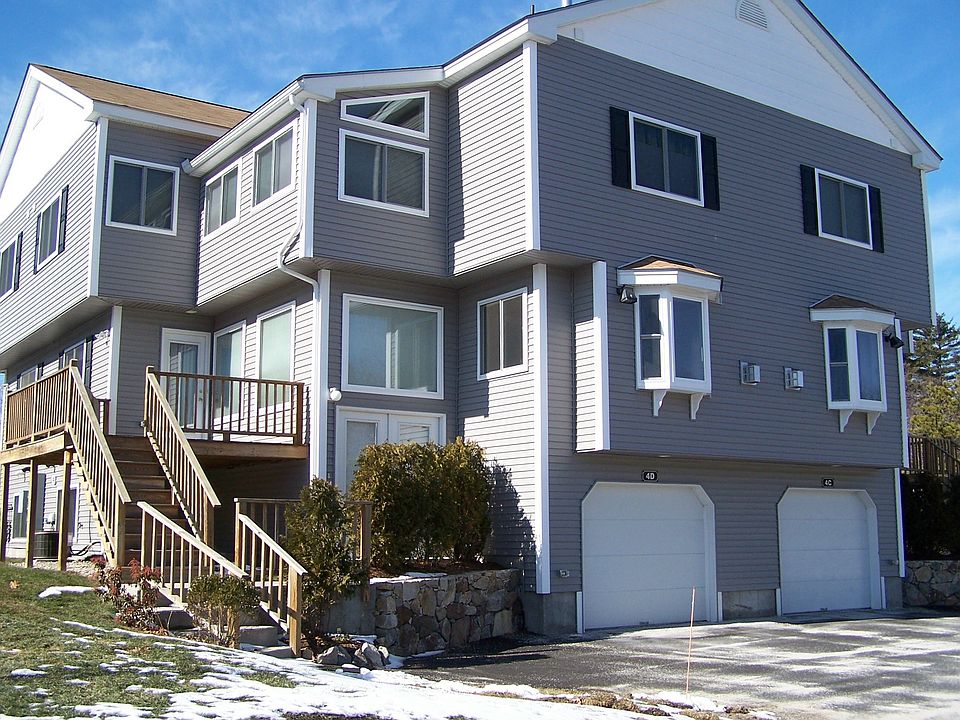 1670 sq ft Townhouse w/2 Car.Most desirable "PRIVATE" Location in the Complex