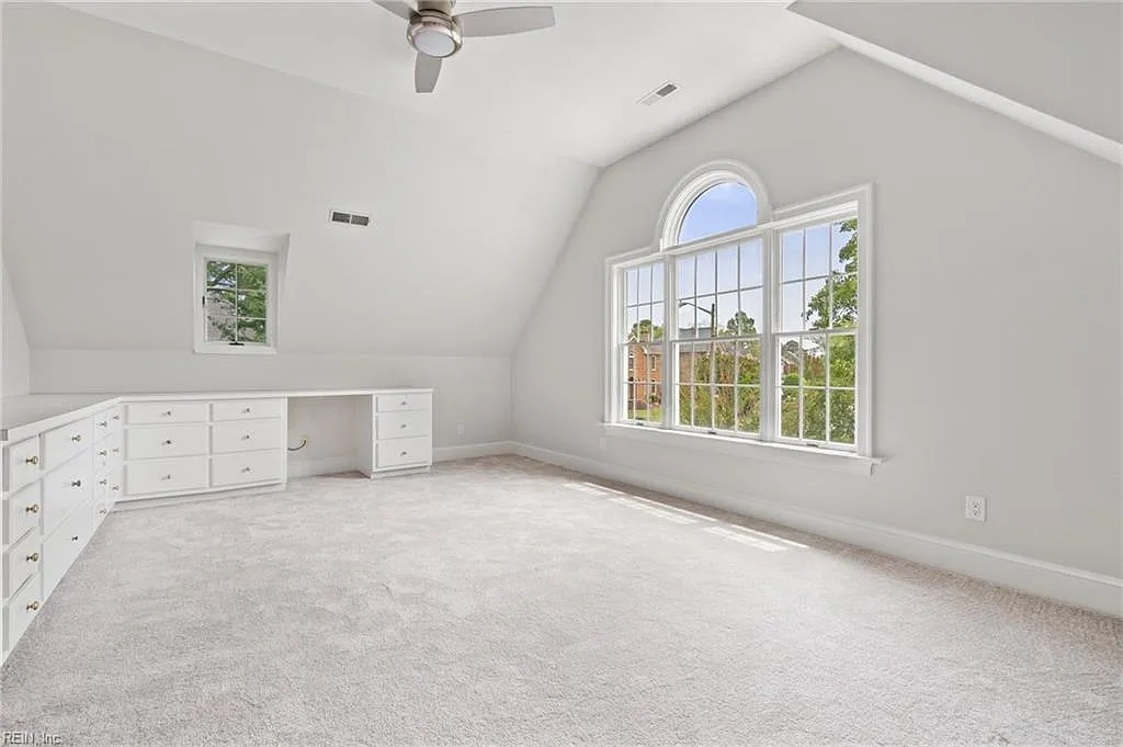 5 bed, 3000 sqft, $3,000 — Photo 3
