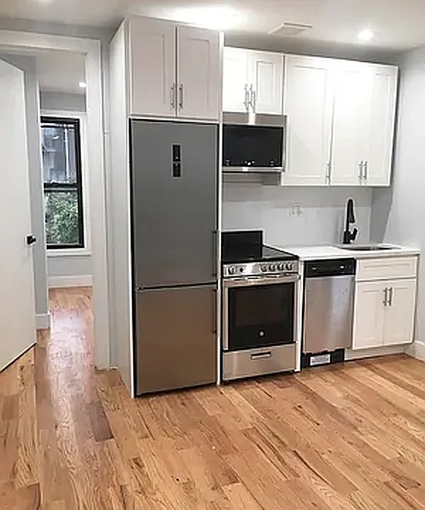 1st image of 225 Halsey St #2A