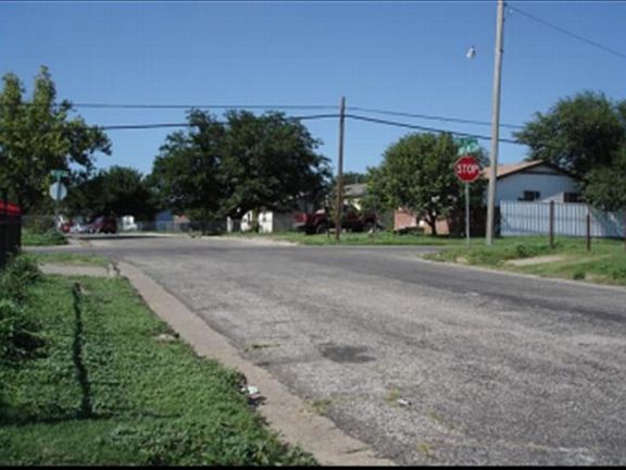 5th image of 1425 N Arapahoe St