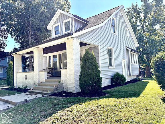 5th image of 1221 E Edwards Ave