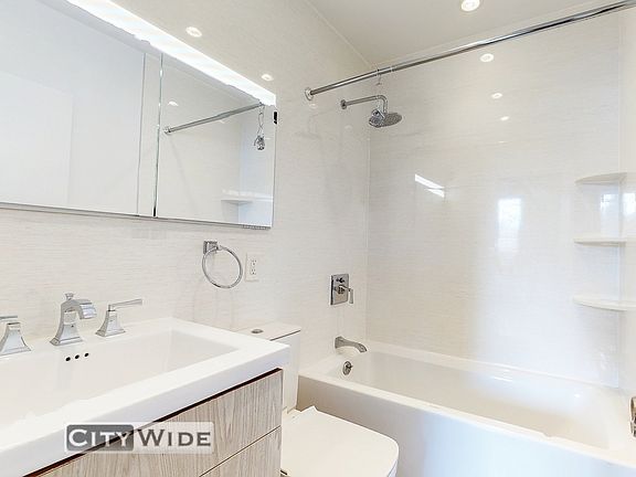 5th image of 433 W 43rd St #5F