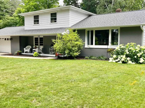 1351 Hiawatha Cir, Green Bay, WI 54313