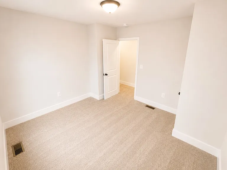 432 Bonsal St — Photo 10