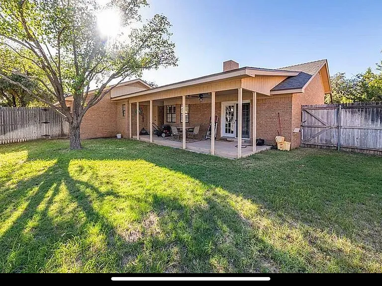 4908 Hanover Dr — Photo 3