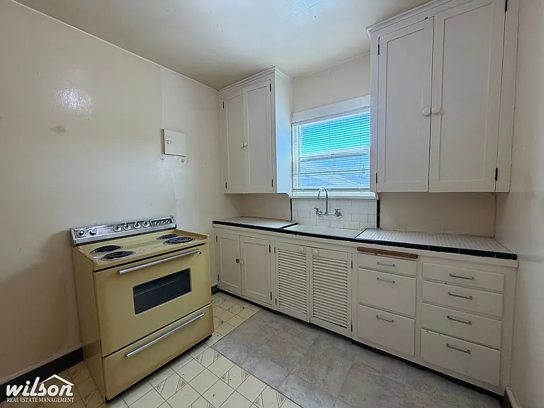 415 N Naches Ave — Photo 7