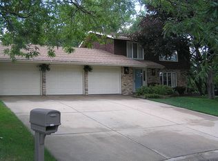 2349 Erin Ct, New Brighton, MN 55112