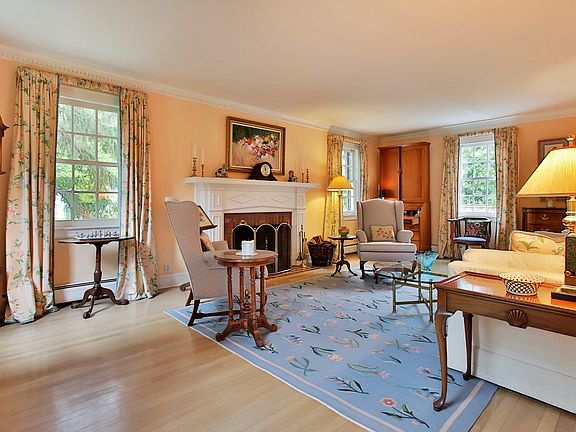 Living Room with Fireplace