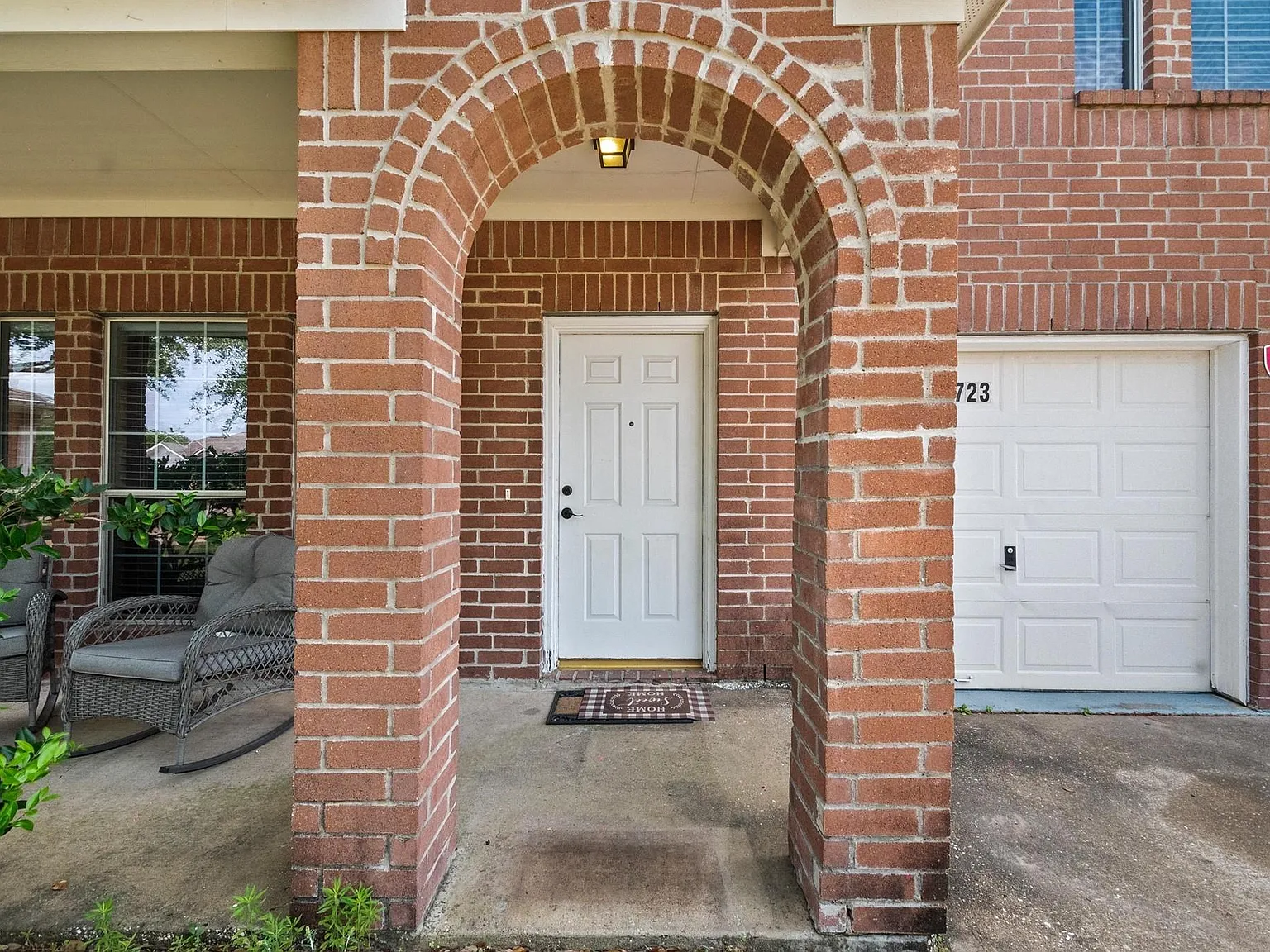 3 bed, 2.5 bath, 2080 sqft, $2,500 — Photo 4