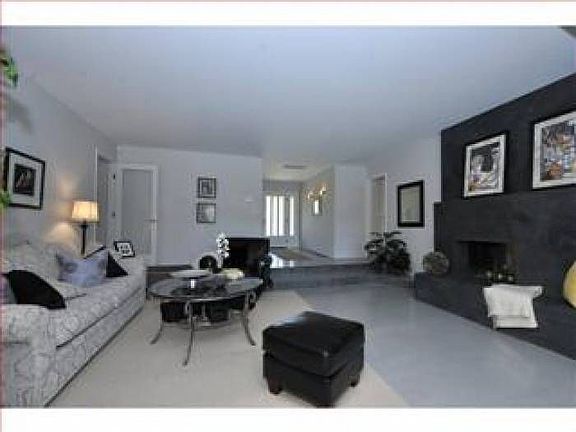 3rd image of 2363 Pollard Ct