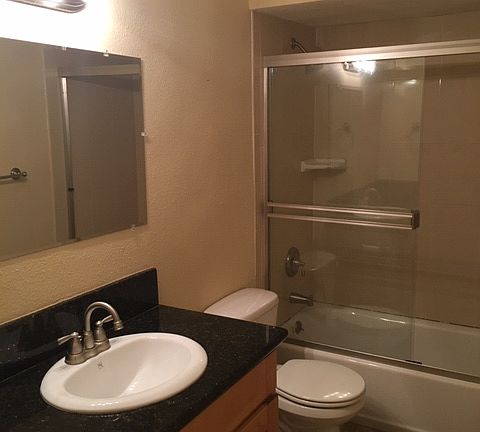 4th image of 4352 49th St #2