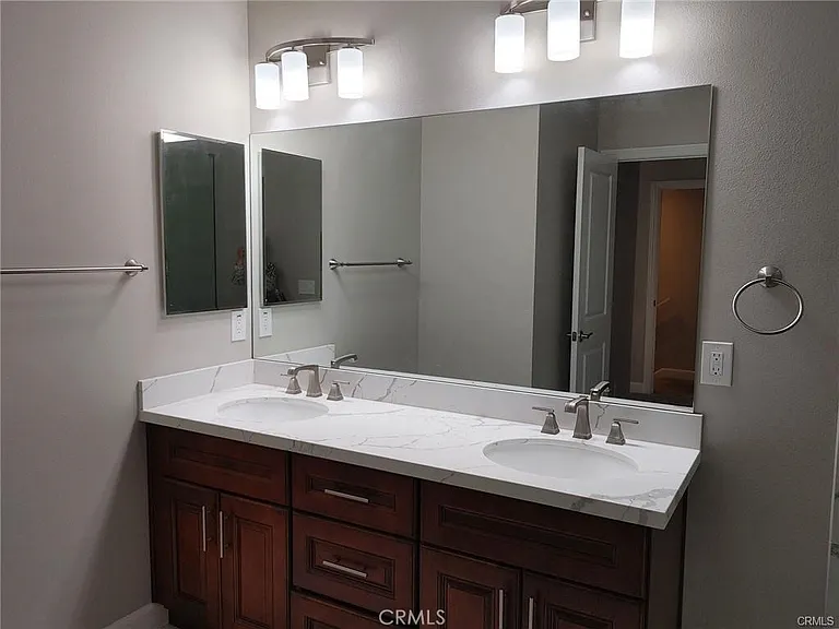 16408 Valencia Ave #110 — Photo 6
